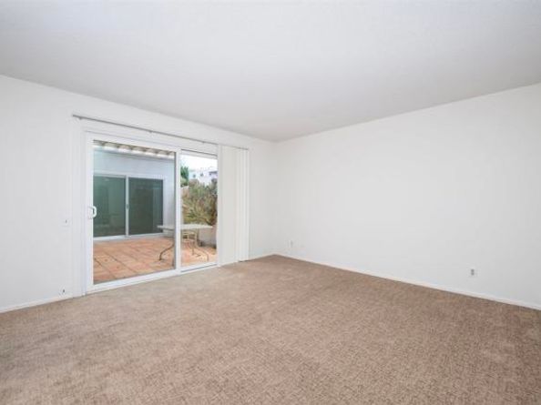 3621 Vista Campana 11, Oceanside CA 92057