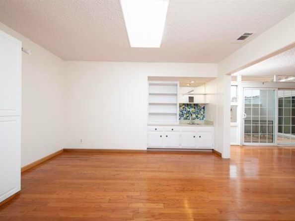 3621 Vista Campana 11, Oceanside CA 92057
