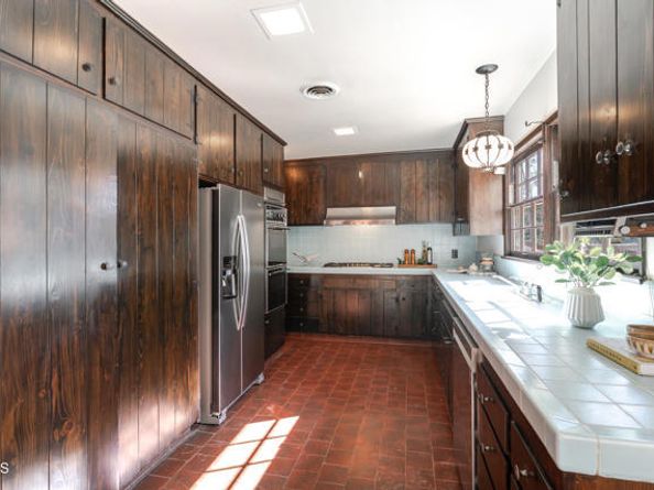 10400 Mcbroom Street, Sunland (los Angeles) CA 91040