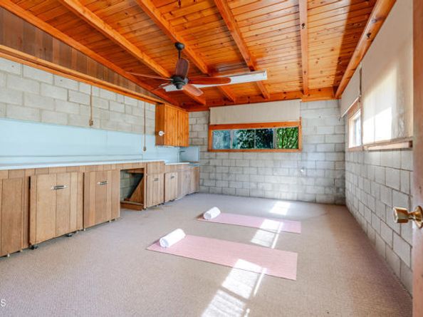 10400 Mcbroom Street, Sunland (los Angeles) CA 91040