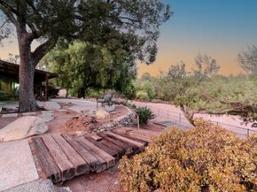 10400 Mcbroom Street, Sunland (los Angeles) CA 91040