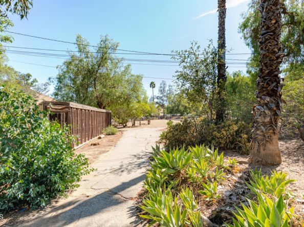 10400 Mcbroom Street, Sunland (los Angeles) CA 91040