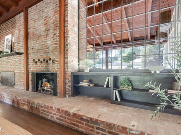 10400 Mcbroom Street, Sunland (los Angeles) CA 91040