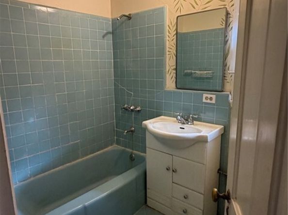 1110 S Los Robles, Pasadena CA 91106