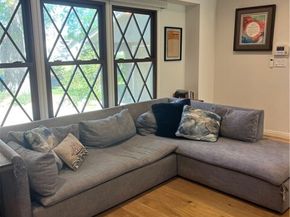 18624 Gledhill Street, Northridge (los Angeles) CA 91324