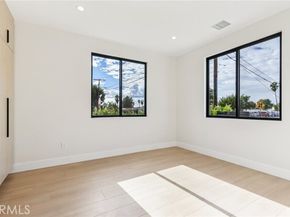 8006 Lloyd Avenue, North Hollywood (los Angeles) CA 91605