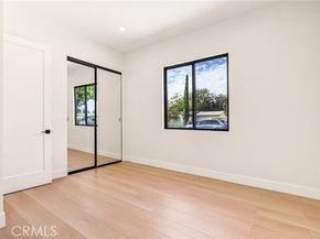 8006 Lloyd Avenue, North Hollywood (los Angeles) CA 91605