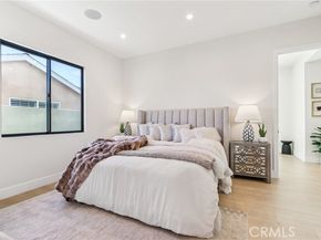 8006 Lloyd Avenue, North Hollywood (los Angeles) CA 91605