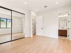 8006 Lloyd Avenue, North Hollywood (los Angeles) CA 91605