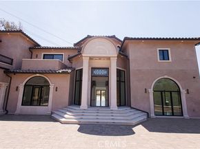 10521 Mary Bell Avenue, Burbank CA 91040