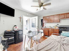 11068 Penrose Street, Sun Valley (los Angeles) CA 91352