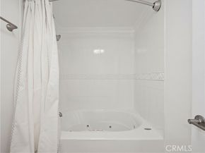 18411 Hatteras Street 138, Tarzana (los Angeles) CA 91356