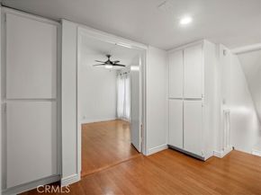 18411 Hatteras Street 138, Tarzana (los Angeles) CA 91356