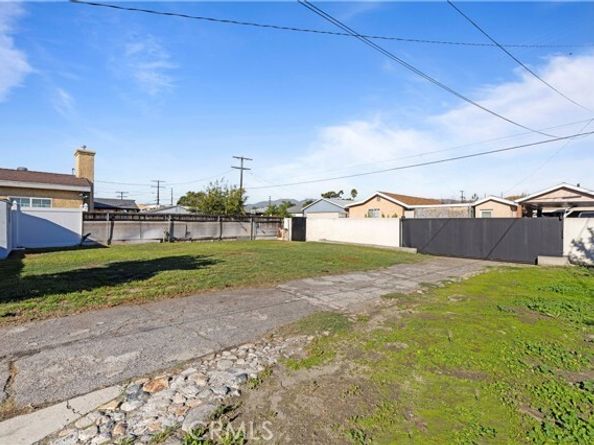 10156 Laurel Cyn. Blvd., Pacoima (los Angeles) CA 91331