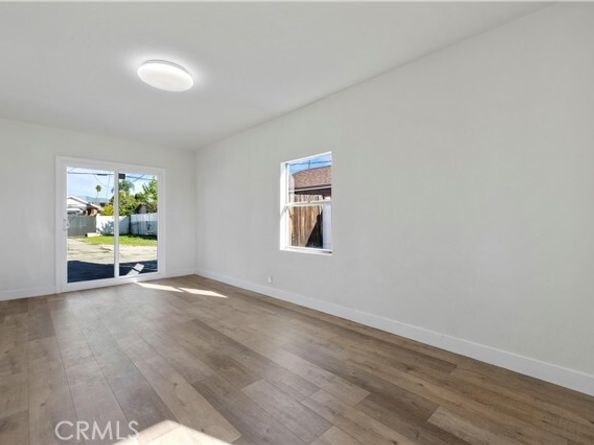 10156 Laurel Cyn. Blvd., Pacoima (los Angeles) CA 91331