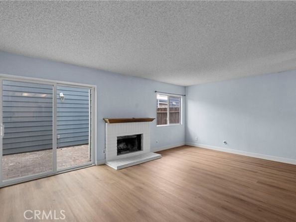 15735 Nordhoff Street 36, North Hills (los Angeles) CA 91343