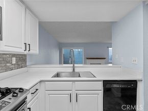 15735 Nordhoff Street 36, North Hills (los Angeles) CA 91343