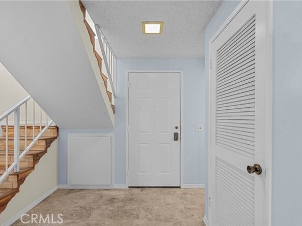 15735 Nordhoff Street 36, North Hills (los Angeles) CA 91343