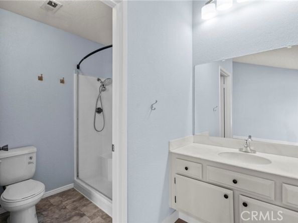 15735 Nordhoff Street 36, North Hills (los Angeles) CA 91343