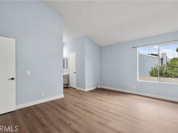 15735 Nordhoff Street 36, North Hills (los Angeles) CA 91343