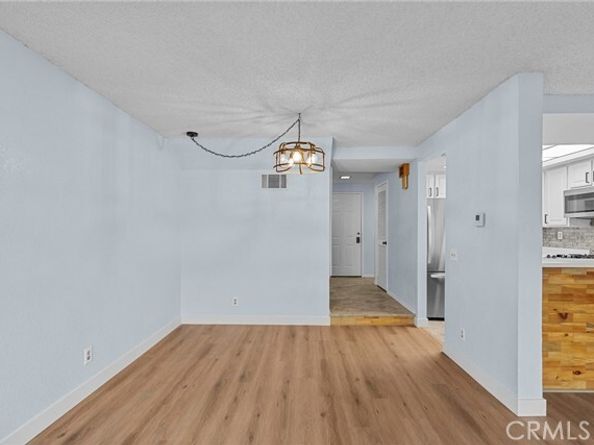 15735 Nordhoff Street 36, North Hills (los Angeles) CA 91343