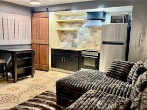 7904 Laurel Canyon 12, North Hollywood (los Angeles) CA 91605