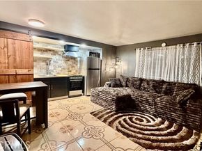 7904 Laurel Canyon 12, North Hollywood (los Angeles) CA 91605