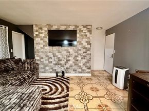 7904 Laurel Canyon 12, North Hollywood (los Angeles) CA 91605