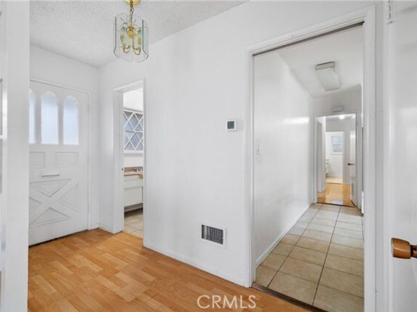 7646 De Soto Avenue, Canoga Park (los Angeles) CA 91304