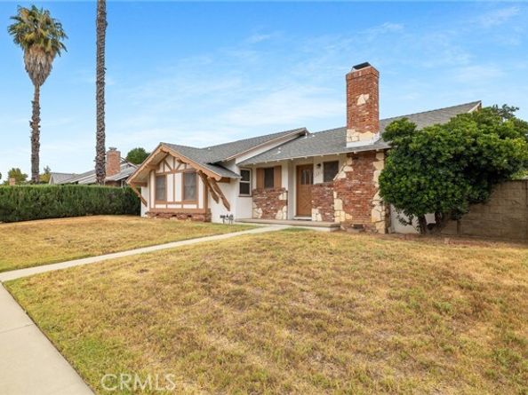 7646 De Soto Avenue, Canoga Park (los Angeles) CA 91304