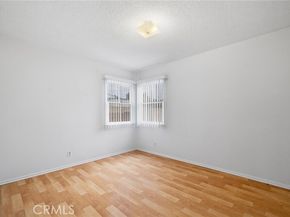 7646 De Soto Avenue, Canoga Park (los Angeles) CA 91304
