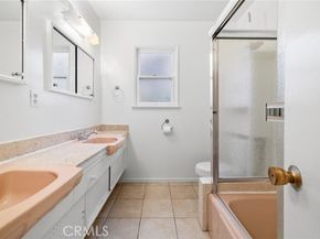 7646 De Soto Avenue, Canoga Park (los Angeles) CA 91304