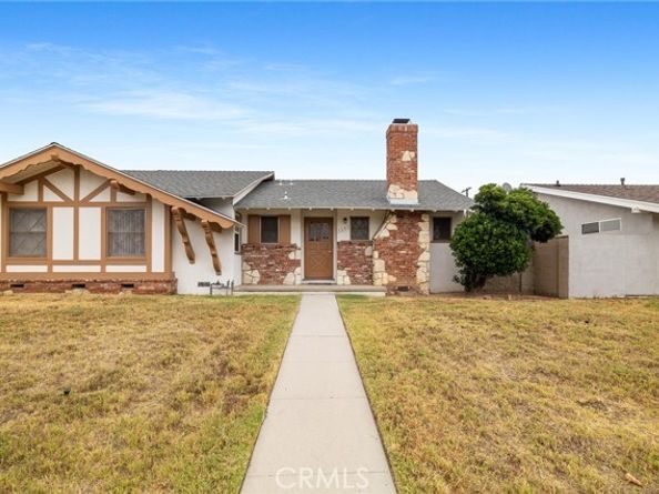 7646 De Soto Avenue, Canoga Park (los Angeles) CA 91304