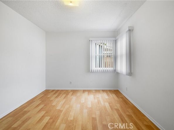 7646 De Soto Avenue, Canoga Park (los Angeles) CA 91304