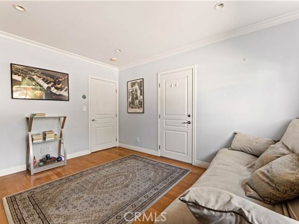 4811 Heaven Avenue, Woodland Hills (los Angeles) CA 91364