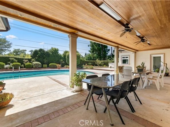 4811 Heaven Avenue, Woodland Hills (los Angeles) CA 91364