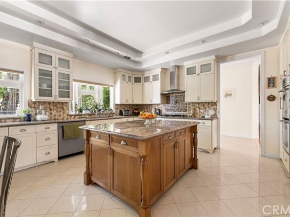 4811 Heaven Avenue, Woodland Hills (los Angeles) CA 91364