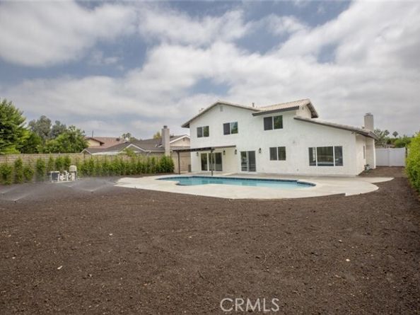 17101 Dearborn Street, Northridge (los Angeles) CA 91325