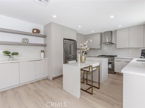 17101 Dearborn Street, Northridge (los Angeles) CA 91325