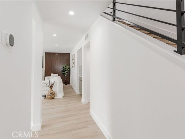 17101 Dearborn Street, Northridge (los Angeles) CA 91325
