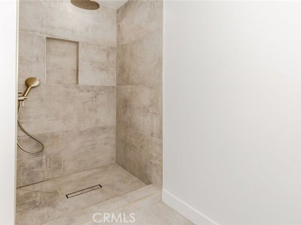17101 Dearborn Street, Northridge (los Angeles) CA 91325