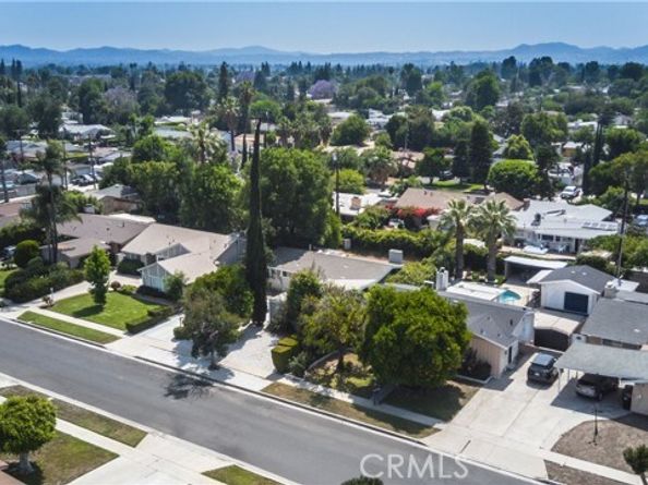 8527 Casaba Avenue, Winnetka (los Angeles) CA 91306