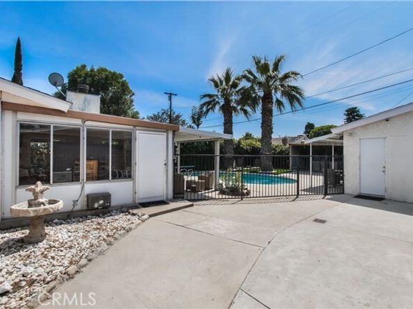 8527 Casaba Avenue, Winnetka (los Angeles) CA 91306