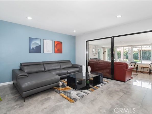8527 Casaba Avenue, Winnetka (los Angeles) CA 91306