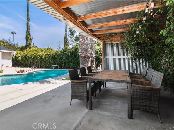 8527 Casaba Avenue, Winnetka (los Angeles) CA 91306