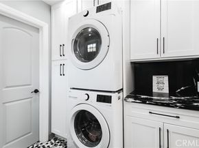 8527 Casaba Avenue, Winnetka (los Angeles) CA 91306