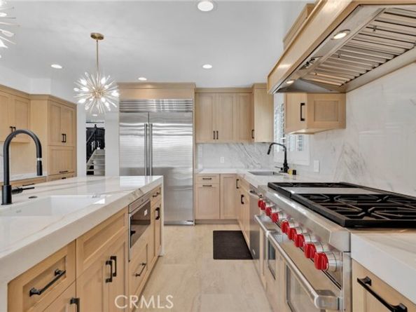 20500 Blairmoore Street, Chatsworth (los Angeles) CA 91311