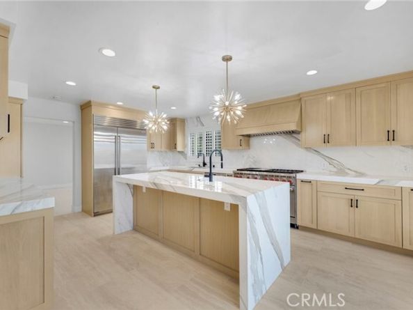 20500 Blairmoore Street, Chatsworth (los Angeles) CA 91311