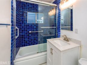 22151 Ingomar Street, Canoga Park (los Angeles) CA 91304