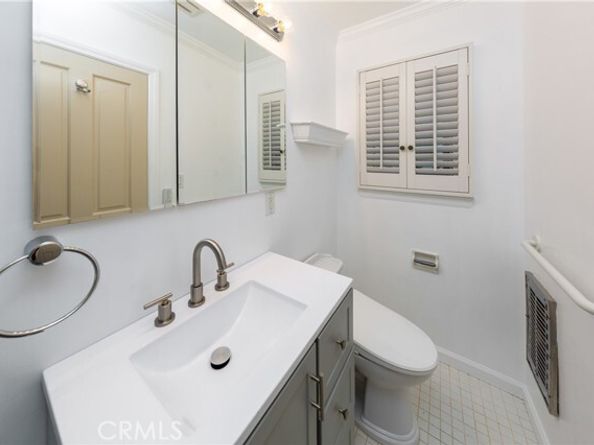 22151 Ingomar Street, Canoga Park (los Angeles) CA 91304